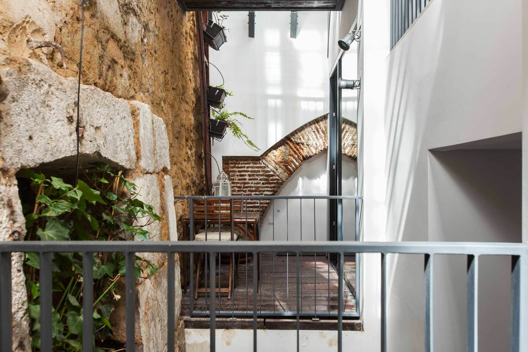 The Old Stables Chiado Apartments Lisbon Exterior photo